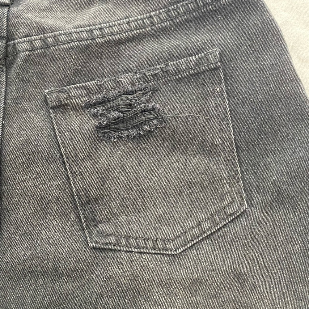 Black distressed Denim shorts - Picture 6 of 6